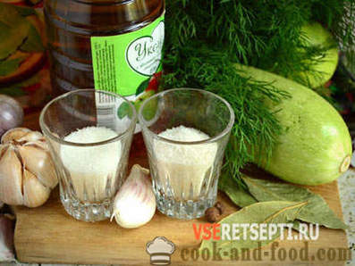 Una deliciosa receta de calabacín en vinagre con ajo para el invierno