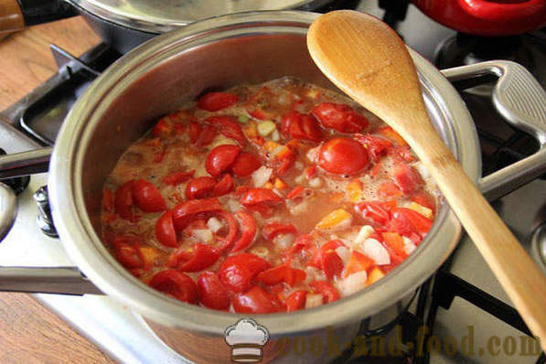 La salsa de tomate hecha en casa de los tomates