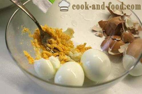Tortas fritas con huevo y cebolla de verdeo