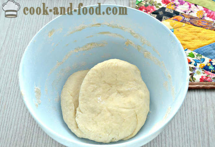 La pasta choux de albóndigas y raviolis - como amasar la masa para empanadillas, sin huevos, videos y un paso a paso de la receta fotos