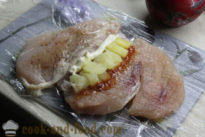 Rollos de pollo con piña y albaricoque - cómo hacer rollos de pollo, con un paso a paso las fotos de la receta