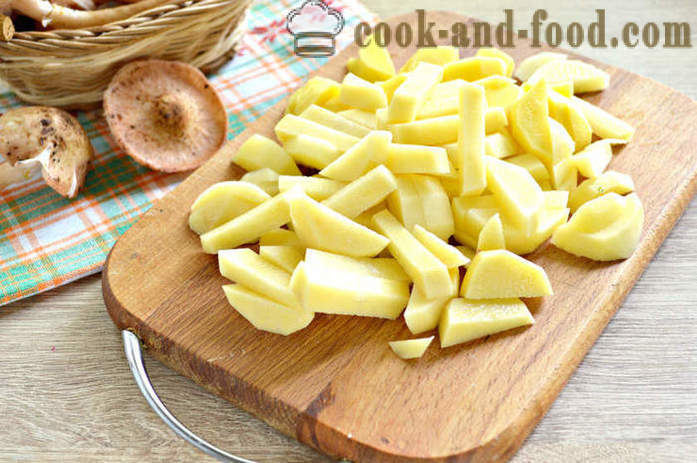 Champiñones frescos fritos con patatas - cómo freír setas con patatas en una sartén, un paso a paso de la receta fotos