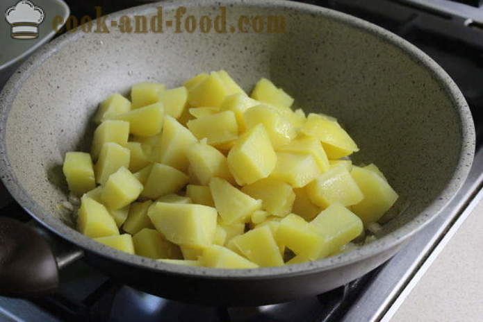 Patatas hervidas con cebolla y tocino - tan delicioso para cocinar patatas de guarnición, un paso a paso de la receta fotos
