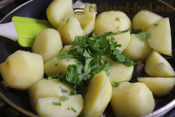 Patatas con las setas con crema agria y ajo - cómo cocinar las patatas con setas en una sartén, un paso a paso de la receta fotos
