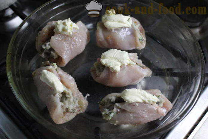 Pechuga de pollo rodado relleno con champiñones y patatas - cómo hacer rollos de pollo, con un paso a paso las fotos de la receta