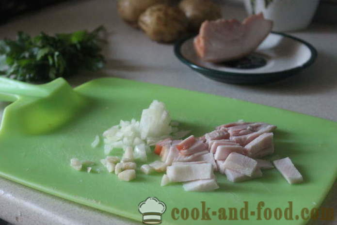Patatas sabrosas con ajo y tocino - cómo cocinar un delicioso patatas nuevas, un paso a paso de la receta fotos
