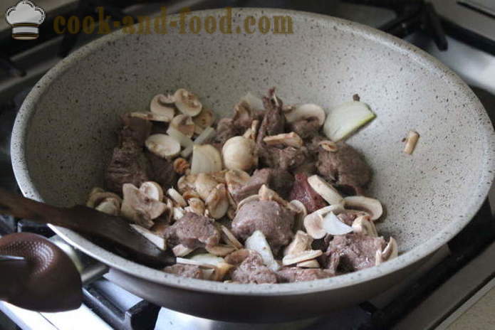 Sabroso estofado de carne - ambos deliciosos para cocinar estofado de ternera con setas, un paso a paso de la receta fotos