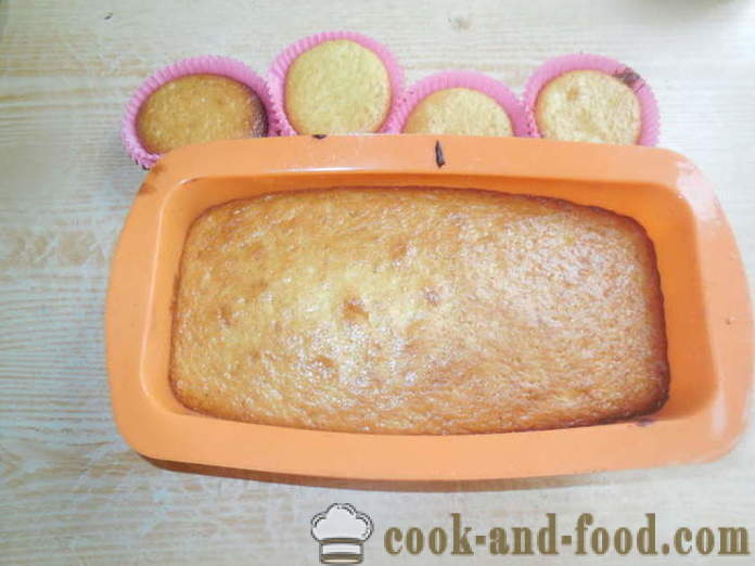 Magdalena simple en la mayonesa y crema agria - cómo hornear un pastel sin mantequilla, un paso a paso de la receta fotos