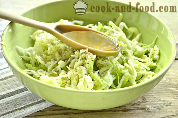 Ensalada simple de la col y pepino en vinagre - cómo hacer una deliciosa ensalada de col y pepino dulce con un paso a paso las fotos de la receta