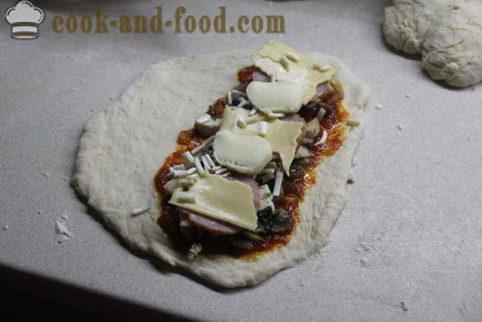 Calzone de pizza con pollo en casa - cómo hacer una casa Calzone, paso a paso las fotos de la receta