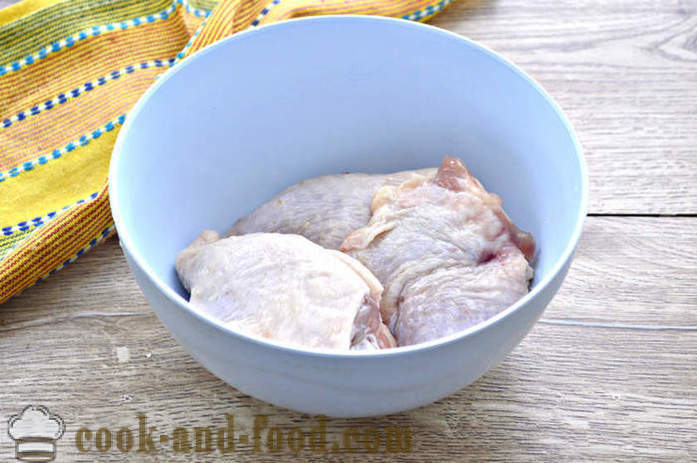 Muslos de pollo cocidas al horno en el horno - la forma de cocinar los muslos de pollo en una manga con una corteza, un paso a paso de la receta fotos