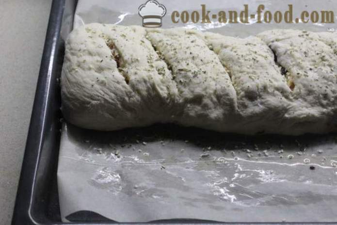 Stromboli - rollo de pizza de masa con levadura, cómo hacer pizza en un rollo, un paso a paso de la receta fotos