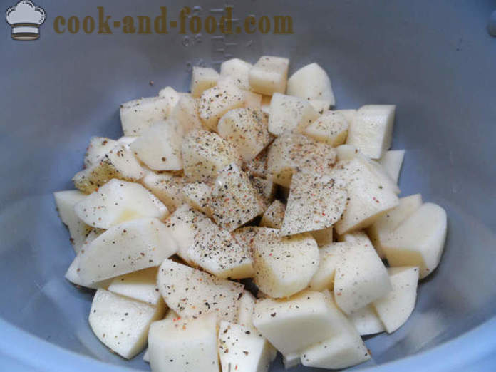 Asado sabroso con las patatas en el horno - Cómo cocinar un asado con patatas, carne y setas, un paso a paso de la receta fotos