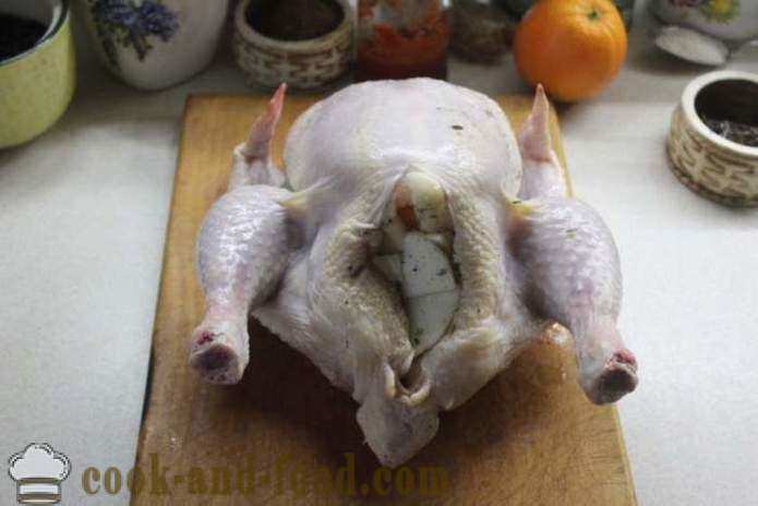 Pollo en el conjunto del horno, con manzanas y naranjas - tan delicioso pollo al horno en el horno entero, un paso a paso de la receta fotos