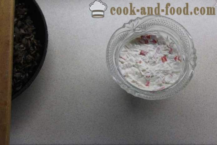 Ensalada de cangrejo en capas con arroz y setas - cómo cocinar ensalada de cangrejo con arroz y setas, un paso a paso de la receta fotos