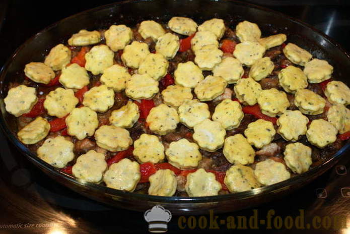 Una receta simple para magdalenas en el horno - cómo cocinar rosquillas al horno con setas y carne, con un paso a paso las fotos de la receta