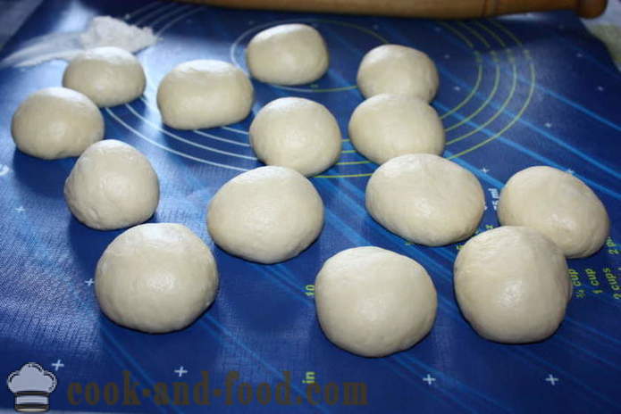 Bollos de levadura con semillas de amapola en el horno - Cómo hacer una hermosa bollos con semillas de amapola, un paso a paso de la receta fotos