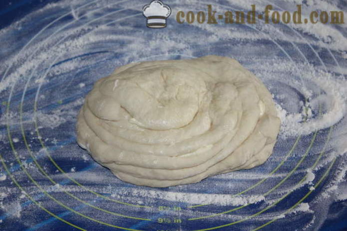 Levadura pastel de hojaldre relleno de pollo y las patatas - cómo hornear un pastel de pollo y las patatas en el horno, con un paso a paso las fotos de la receta