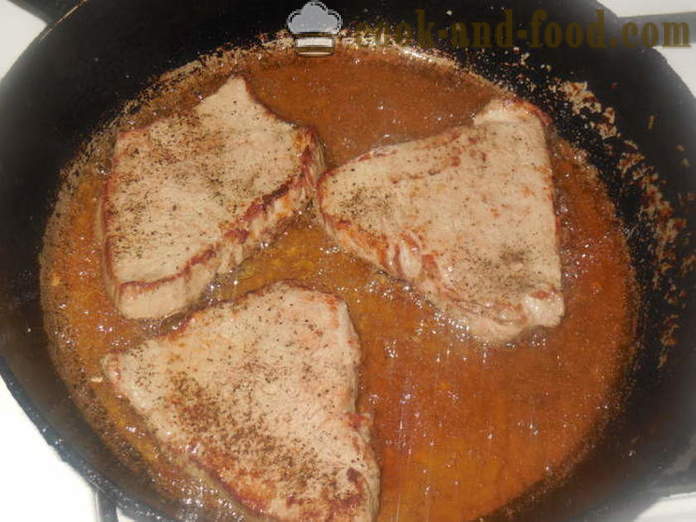 La carne con tomate y queso en el horno - cómo cocinar la carne jugosa en el horno, con un paso a paso las fotos de la receta