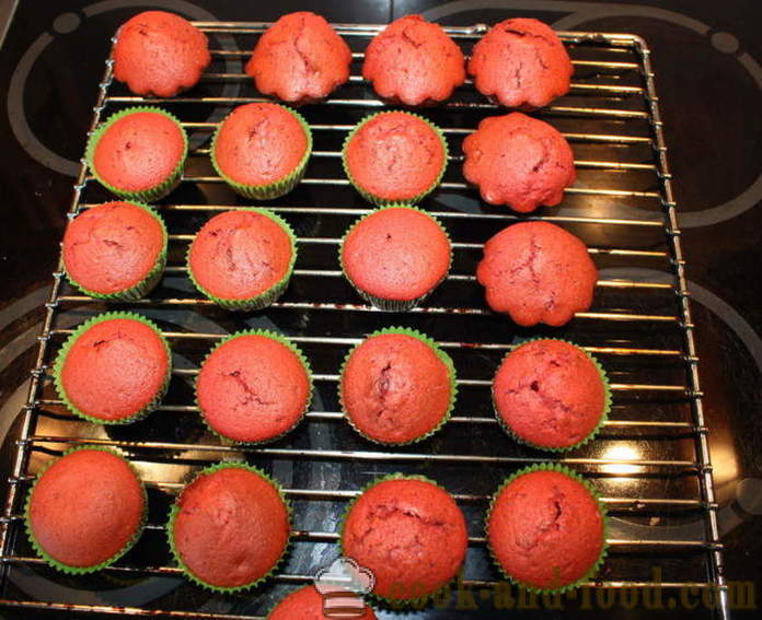 Magdalenas rojas y blancas - cómo hacer pastelitos de terciopelo rojo en el hogar, fotos paso a paso de la receta