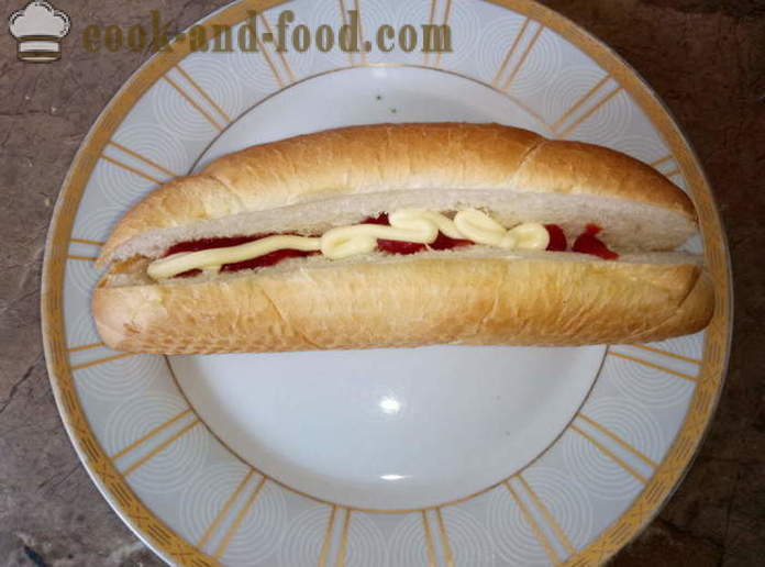 Hot dogs deliciosos con la salchicha y los vehículos - Cómo hacer un perrito caliente en casa, fotos paso a paso de la receta