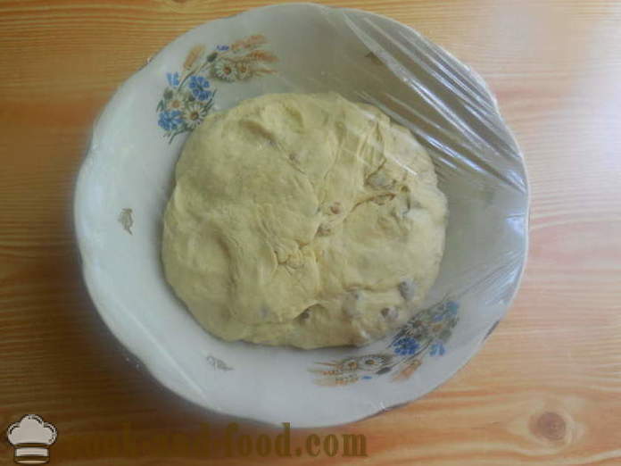 Inicio de Ucrania pan con tocino y la manteca de cerdo - a hornear el pan en el horno de pan en el hogar, paso a paso las fotos de la receta