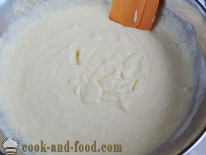 Pudín de la cuajada deliciosa y sencilla con las cerezas - Cómo hacer cazuela de queso cottage en el horno, con un paso a paso las fotos de la receta