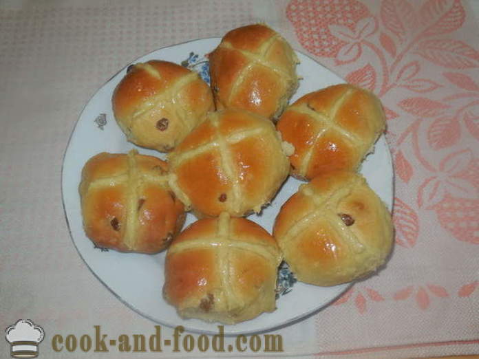 Bollos simples y hermosas para Pascua - cómo hornear el pan de Pascua, un paso a paso de la receta fotos
