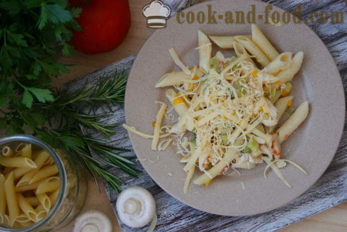 Pasta casera italiana con pollo, verduras y queso - Cómo cocinar la pasta italiana en casa, fotos paso a paso de la receta