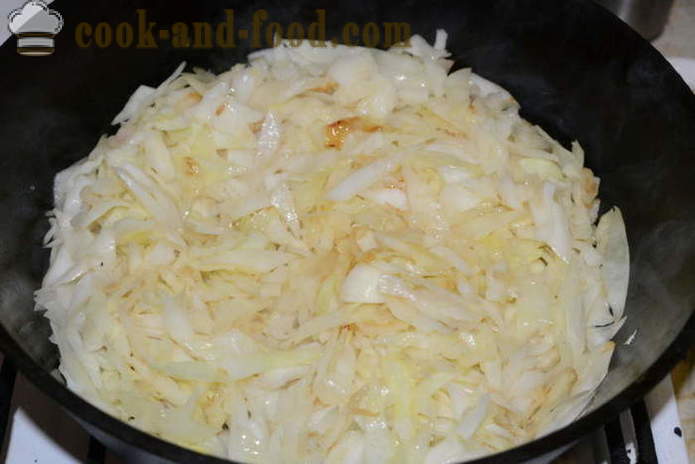 Chucrut y col fresca con la carne - cómo cocinar un delicioso estofado de col en una sartén, con un paso a paso las fotos de la receta