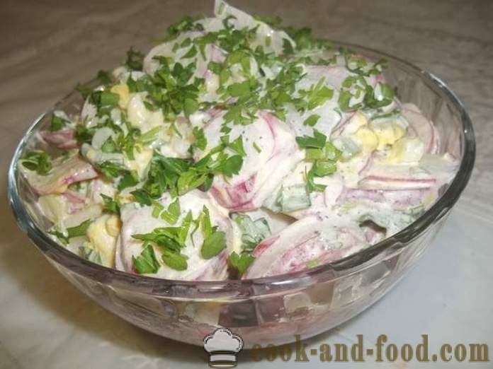 Deliciosa ensalada de rábanos con huevo y cebolla de verdeo - cómo preparar una ensalada de rábano, un paso a paso de la receta fotos