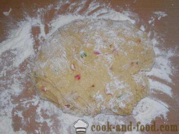 Torta sencilla multivarka Pascua con crema y leche derretido - cómo hornear un pastel en multivarka, paso a paso torta receta sencilla y foto