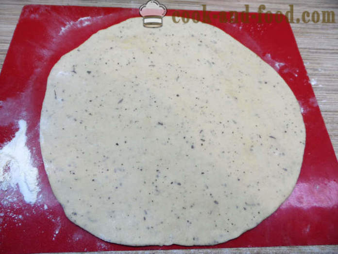 La pizza hecha en casa más simple a pasos agigantados y los mejores ingredientes para la pizza - cómo cocinar la pizza levadura, un paso a paso de la receta fotos