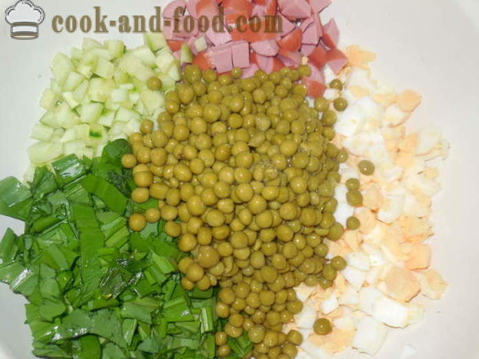 Ensalada de primavera con ajo silvestre con huevo, pepino y pimiento - cómo cocinar correctamente ensalada de ajo fresco, un paso a paso de la receta fotos