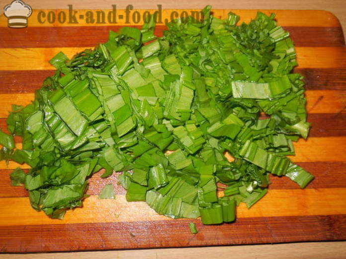 Ensalada de primavera con ajo silvestre con huevo, pepino y pimiento - cómo cocinar correctamente ensalada de ajo fresco, un paso a paso de la receta fotos