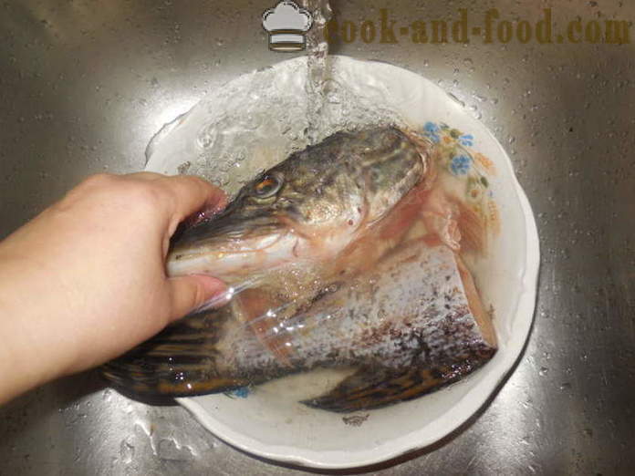 Una receta simple para la sopa de pescado de metas lucio multivarka - cómo cocinar sopa de cabeza desde casa lucio, paso a paso las fotos de la receta