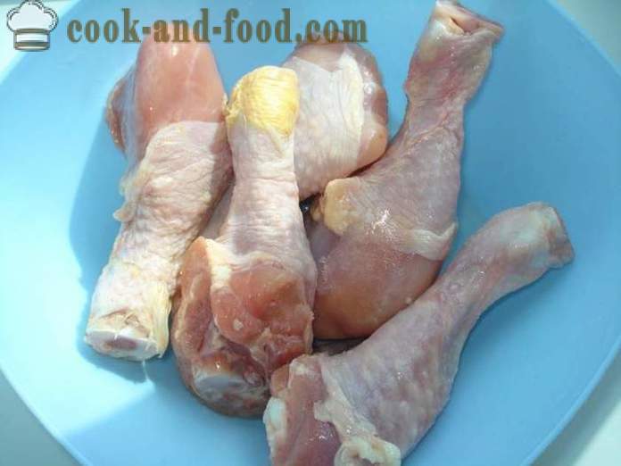 Muslos de pollo al horno en multivarka - a hornear las piernas de pollo en multivarka, paso a paso las fotos de la receta
