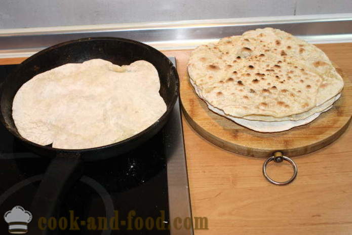 Pan de pita casera en una sartén - cómo hacer pan de pita sin levadura, un paso a paso de la receta fotos