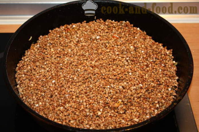 Trigo sarraceno quebradiza deliciosa con guarnición de apio - cómo cocinar una guarnición deliciosa trigo sarraceno, un paso a paso de la receta fotos