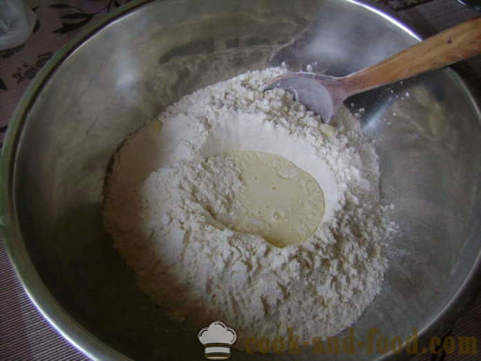 La masa de las bolas de masa con la crema agria y el agua - cómo amasar la masa en bolas de masa hervida, un paso a paso de la receta fotos