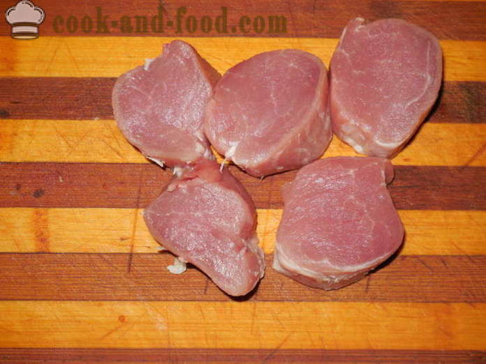 Medallones de carne de cerdo - Cómo cocinar medallones de cerdo en multivarka, fotos paso a paso de la receta