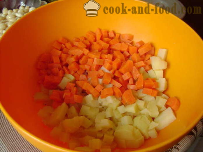 Ensalada con arenque inusual - cómo hacer una vinagreta con el arenque, la col y frijoles, con un paso a paso las fotos de la receta