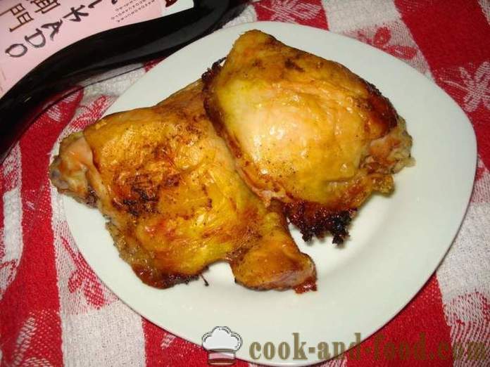 Muslos de pollo cocidas al horno en una hoja - como un deliciosos muslos de pollo al horno en el horno, con un paso a paso de la receta fotos