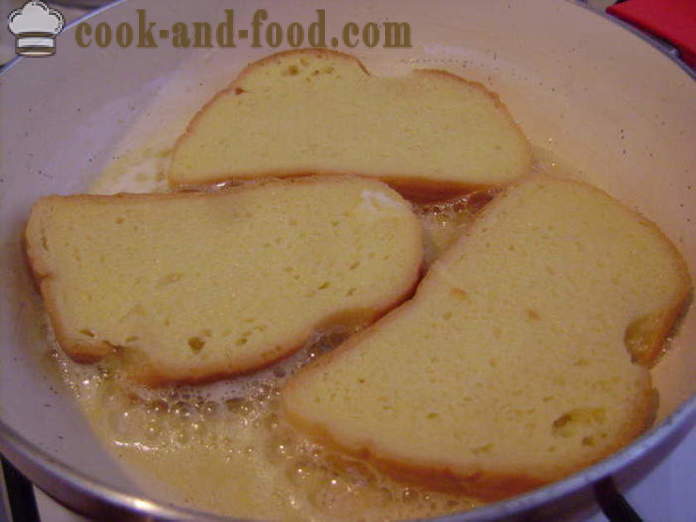 Tostadas de la barra de pan con queso - como la fritada pan frito en una sartén, un paso a paso de la receta fotos