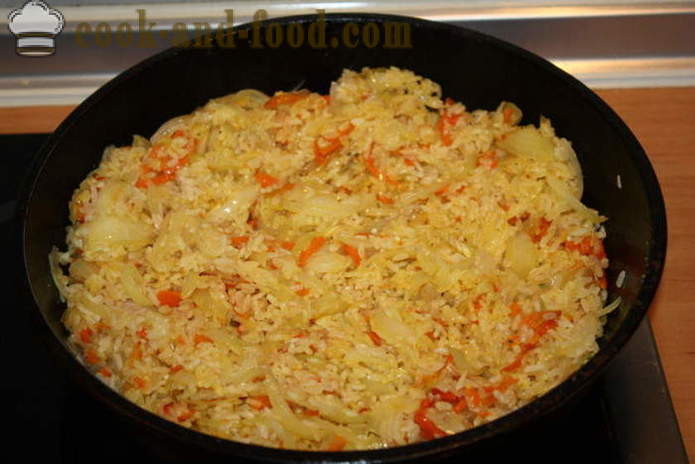 Delicioso plato de arroz con zanahorias, la cebolla y el ajo - cómo cocinar un delicioso plato de arroz, un paso a paso de la receta fotos