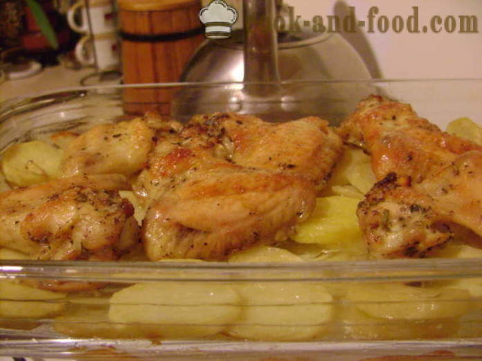 Alas de pollo en una cama de la patata en el horno - cómo hacer las alas y las patatas en el horno, con un paso a paso las fotos de la receta