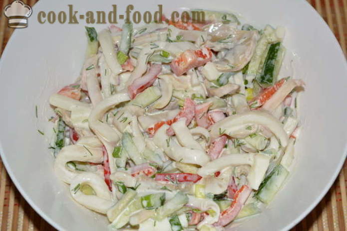 Ensalada con calamares, champiñones, pepinos y pimienta - cómo preparar una ensalada con calamares y setas, un paso a paso de la receta fotos