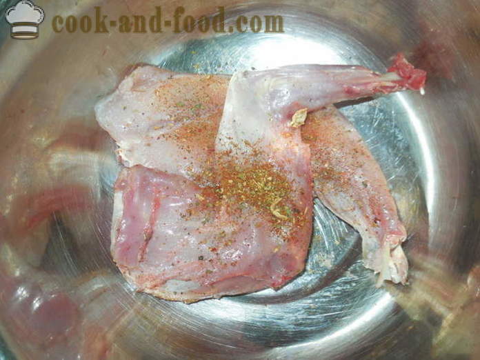 Conejo cocido en cerveza en utyatnitsu - cómo cocinar un conejo en la cerveza en el horno, con un paso a paso las fotos de la receta