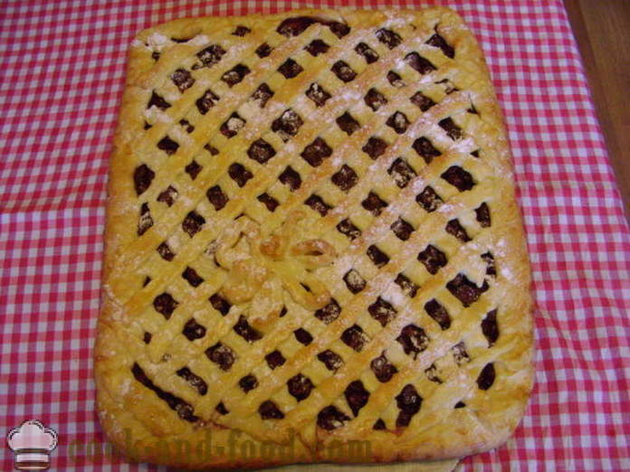 Pastel de levadura al aire libre con las cerezas - Cómo cocinar un pastel con una cereza en el horno, con un paso a paso las fotos de la receta