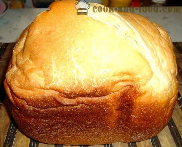 Pan casero simple en la máquina para hacer pan - a hornear pan en la máquina para hacer pan en casa, paso a paso las fotos de la receta